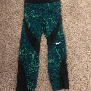 Nike pro workout leggings